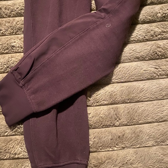 Lululemon joggers - Picture 4 of 7